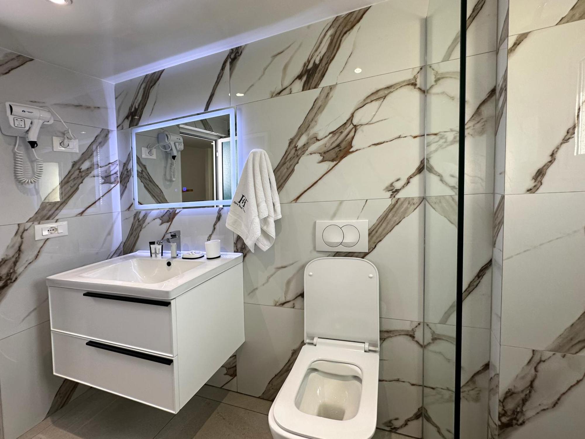 Home Select Tirana 2 外观 照片